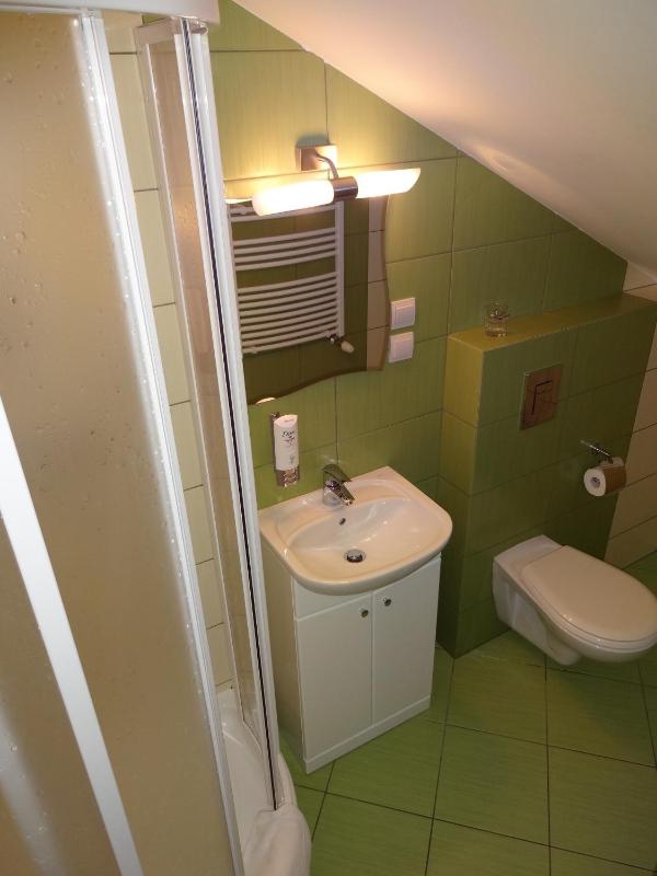 Classic Double Room image 3