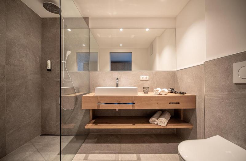 Small Double Room image 1