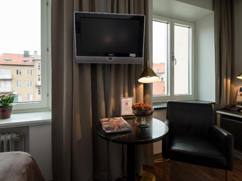 Budget Twin Room image 3