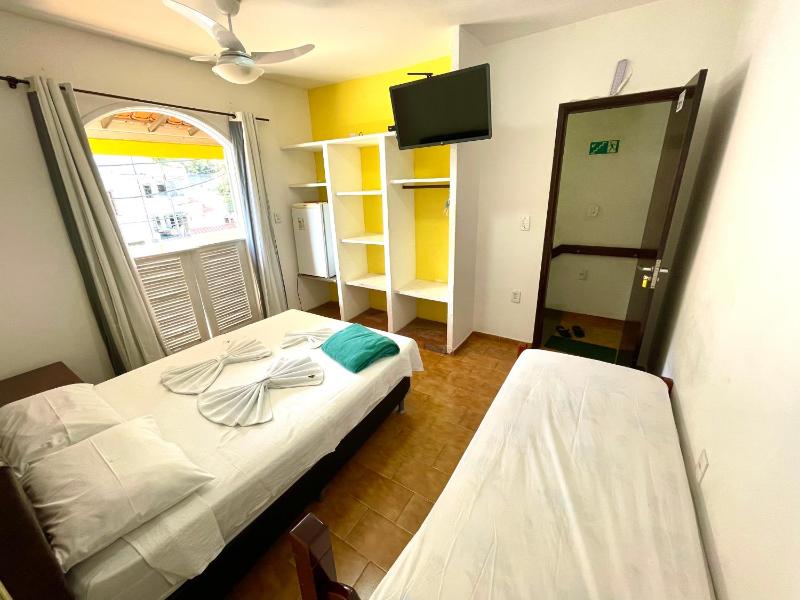 Triple Room with Balcony image 1