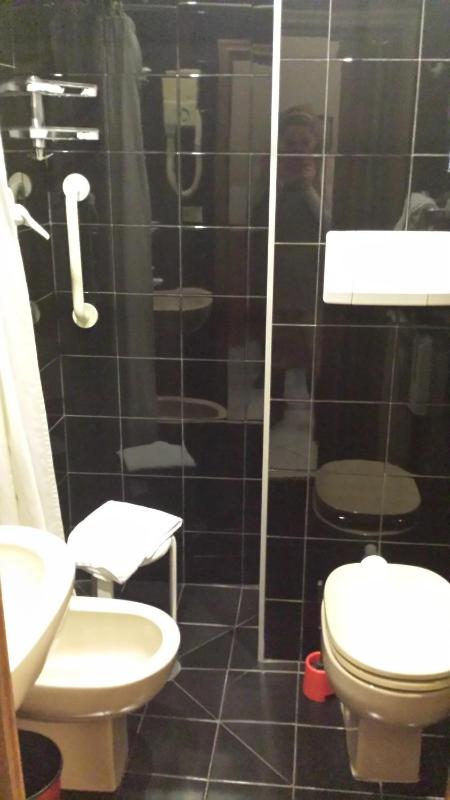 Single Room with Private Bathroom image 4