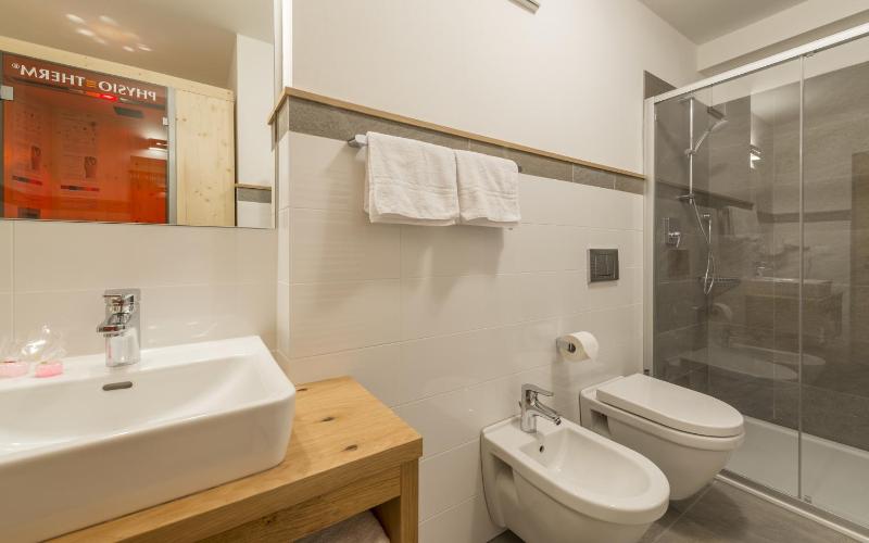 One-Bedroom Apartment image 3