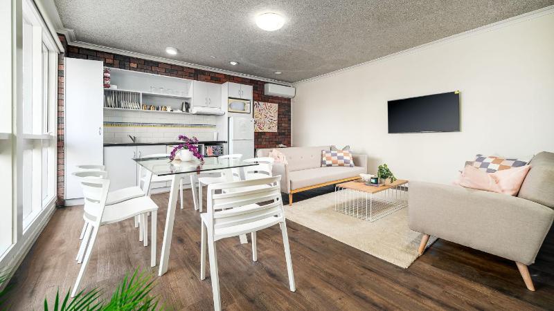 Sunshine Retreat Villa 7 - image 3