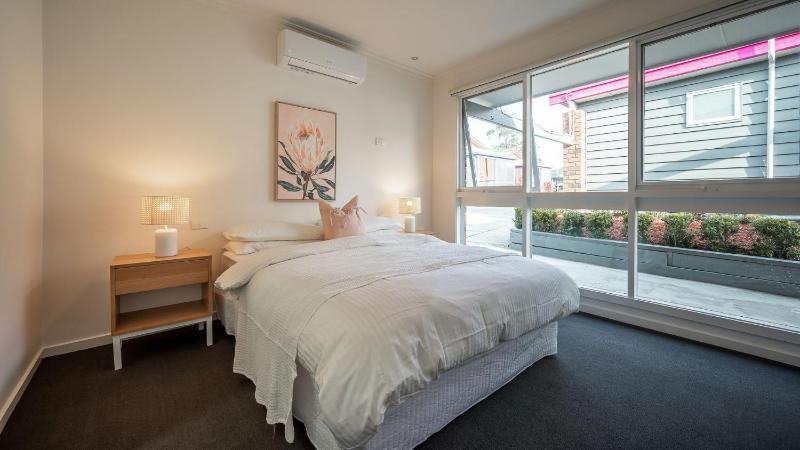 Sunshine Retreat Villa 7 - image 8