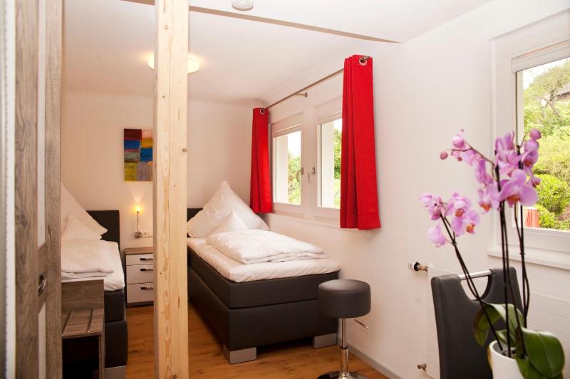 Standard Twin Room image 1