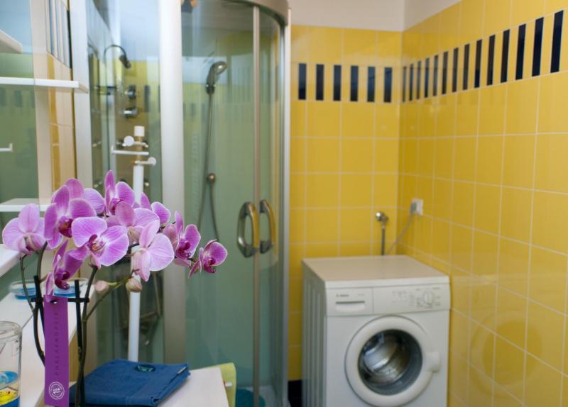 Two-Bedroom Apartment with Terrace - Via Divisione Nannetti image 2