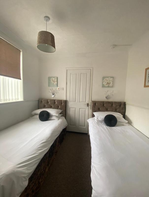 Mayfair Hotel - image 12