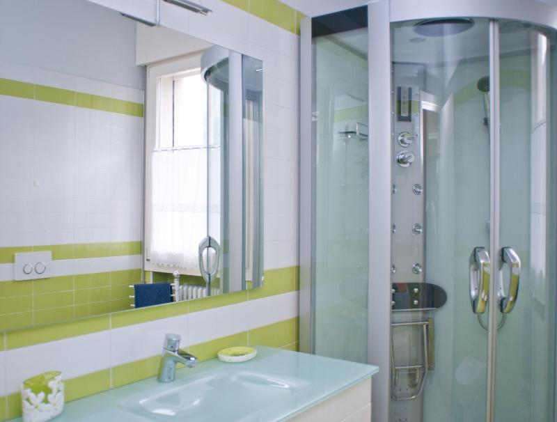 One-Bedroom Apartment with Terrace - Via Antonello da Serravalle image 3