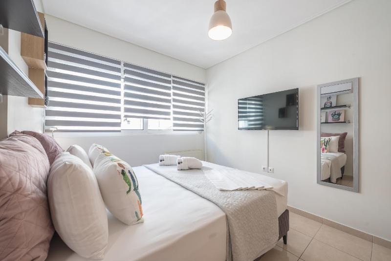 One-Bedroom Apartment image 4