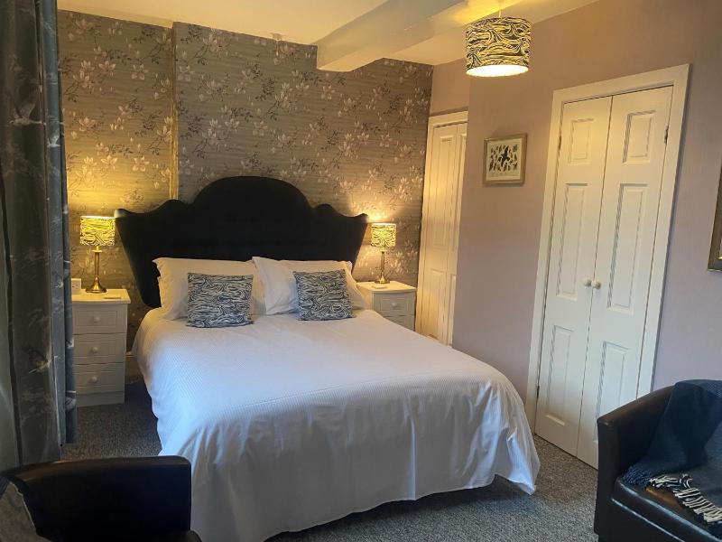 Talbot House Bed & Breakfast and Tearoom - image 3