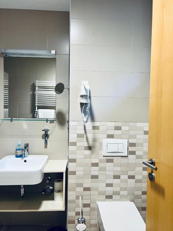 Single Room with Private Bathroom image 3