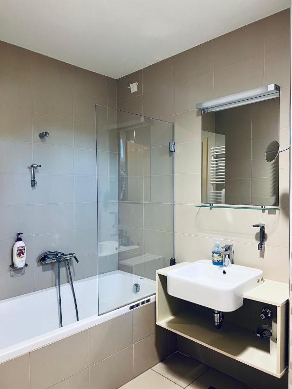 Single Room with Private Bathroom image 4
