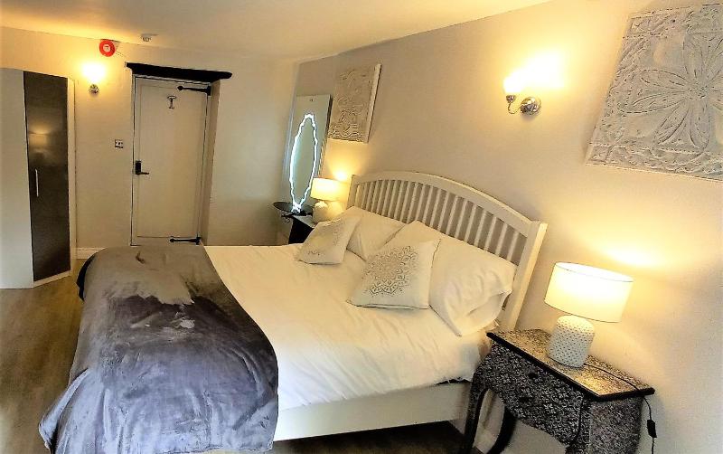 Superior King Room image 1