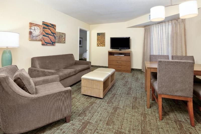 Two Bedroom Suite - Non-Smoking image 4