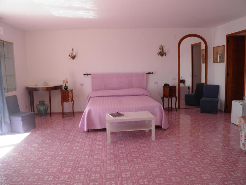 Superior Double Room with Sea View image 4