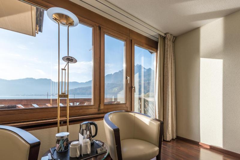 Single Room with Lake View image 3
