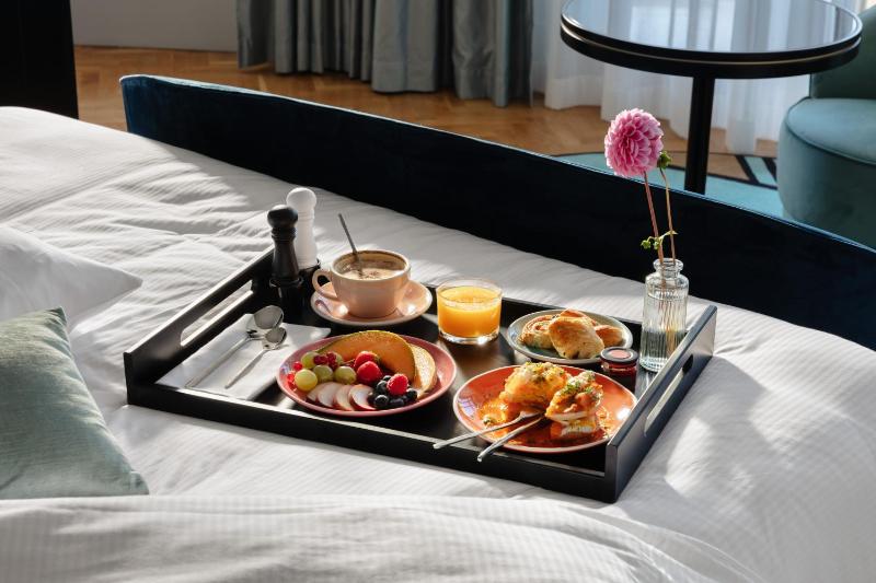 Superior Double Room with Balcony and Sea View - Upper Floor image 3