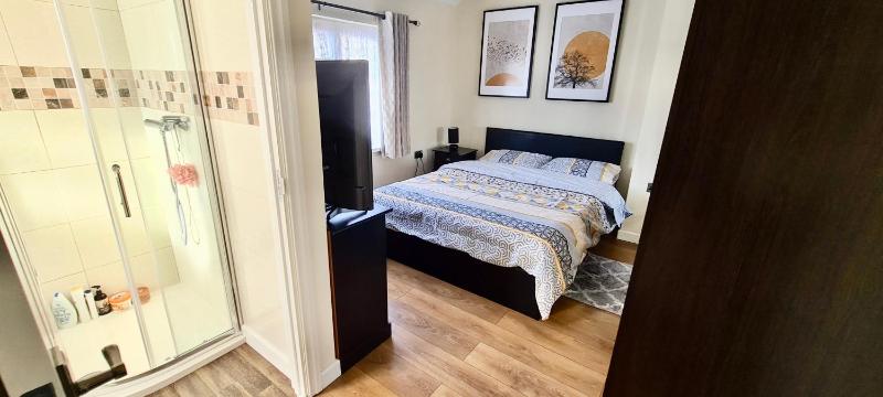 King Room image 4