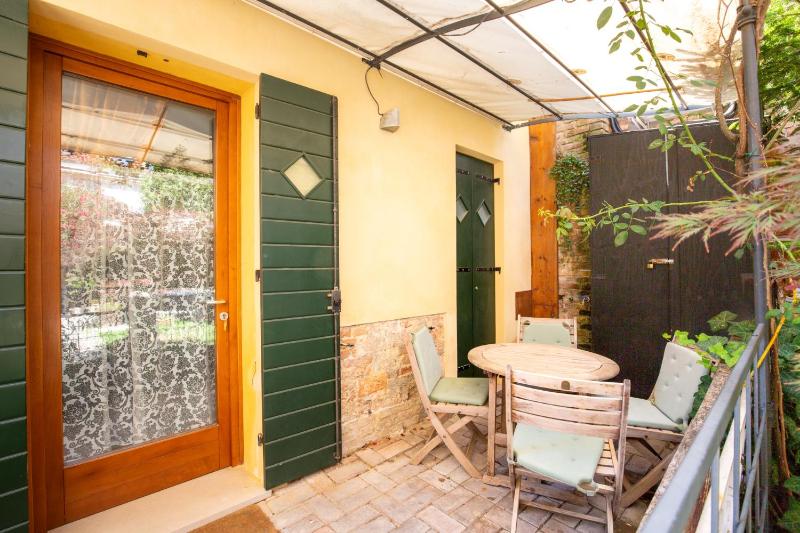 Two-Bedroom Apartment - Split Level image 4