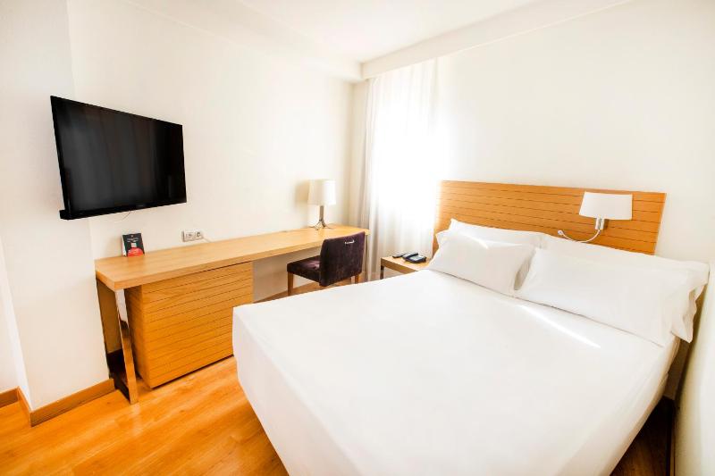 Small Double Room image 1