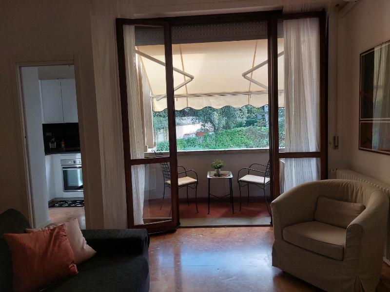 Castiglione Apartment near the center - image 16