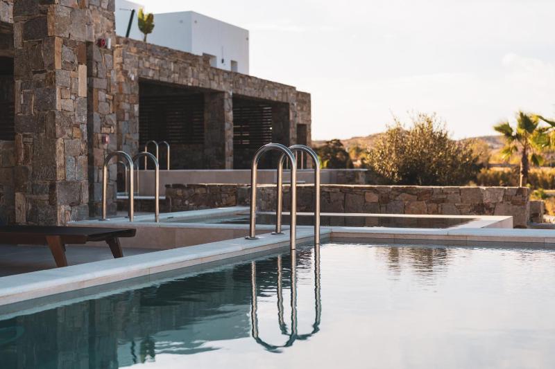 Kouros Blanc Resort & Suites - image 19