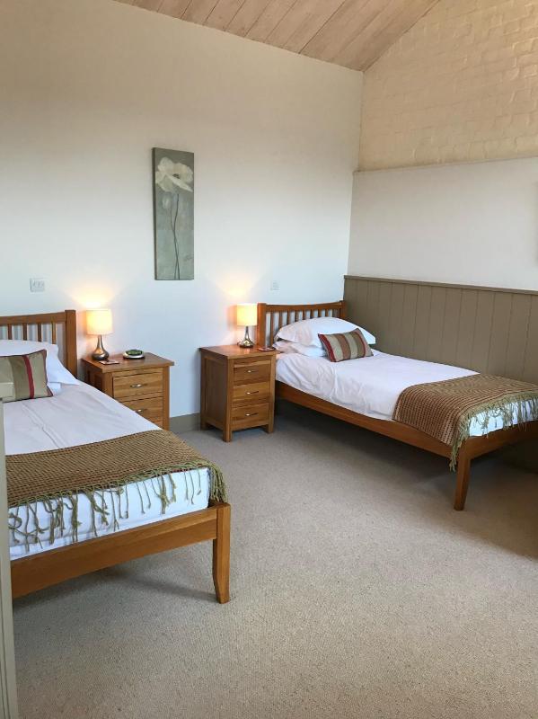 Twin Room image 1