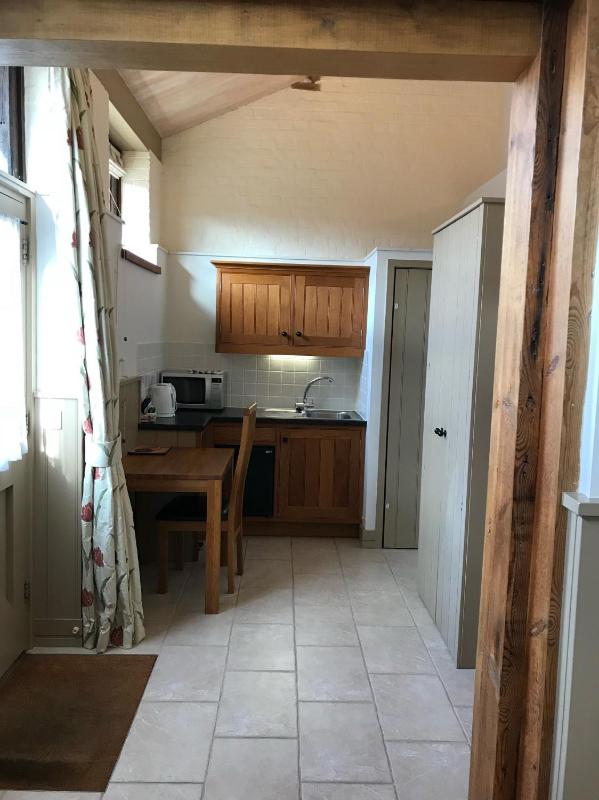 Twin Room image 4