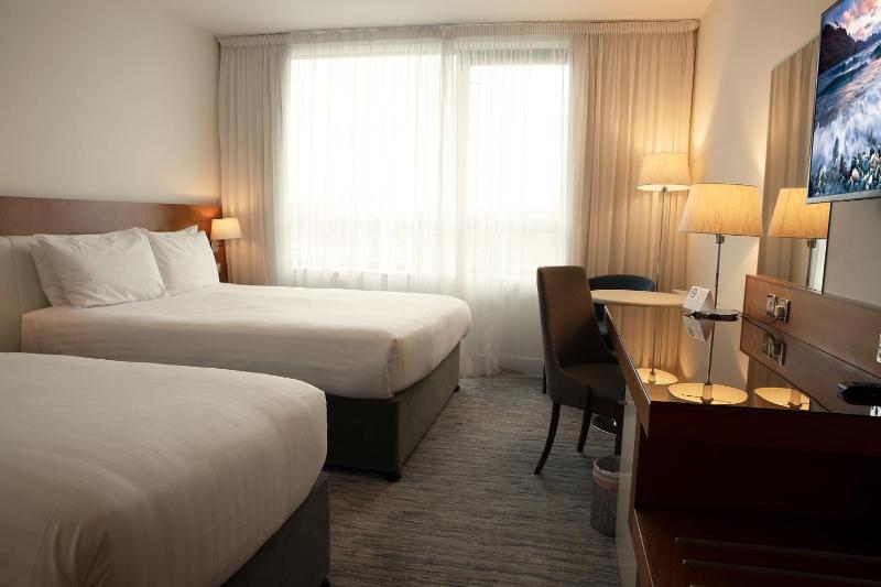 Double or Twin Room image 3