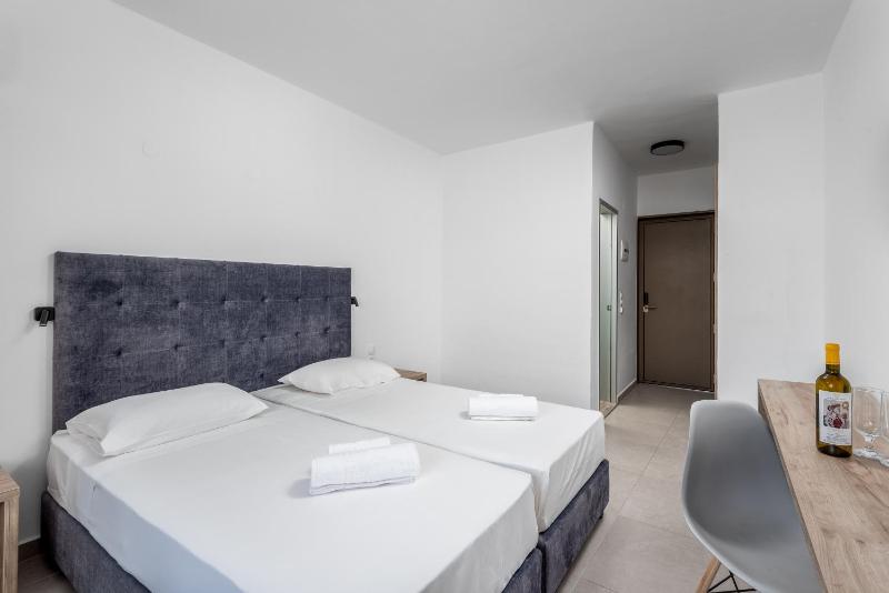 Superior Double Room image 4