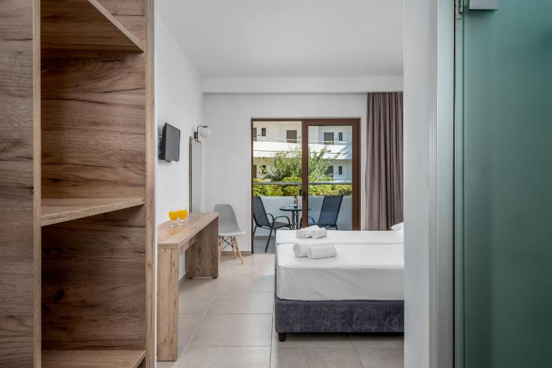 Superior Double Room image 3