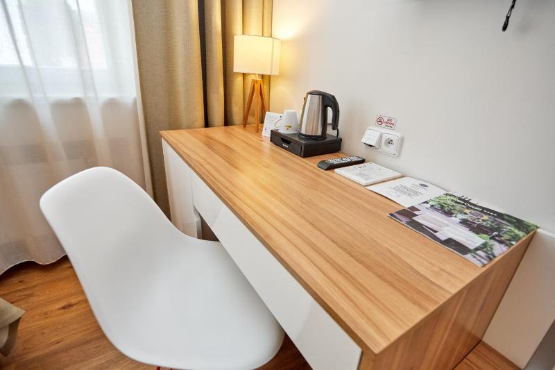 Small Double or Twin Room image 4