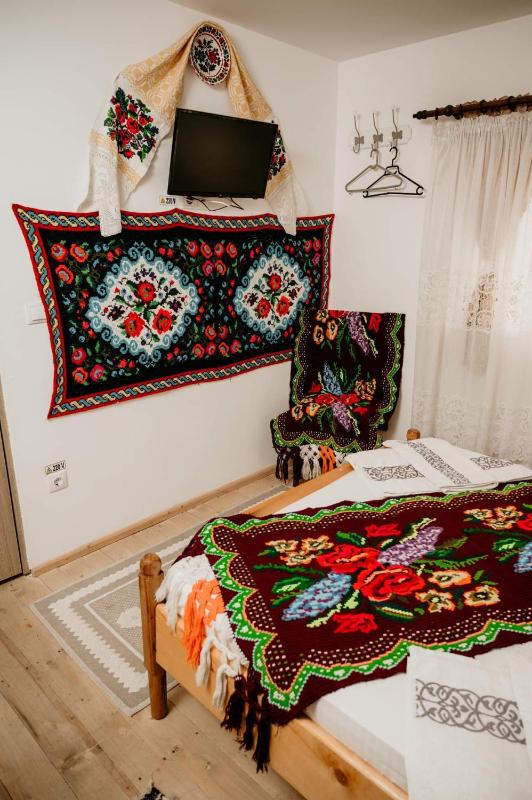 Double Room with Private Bathroom image 1