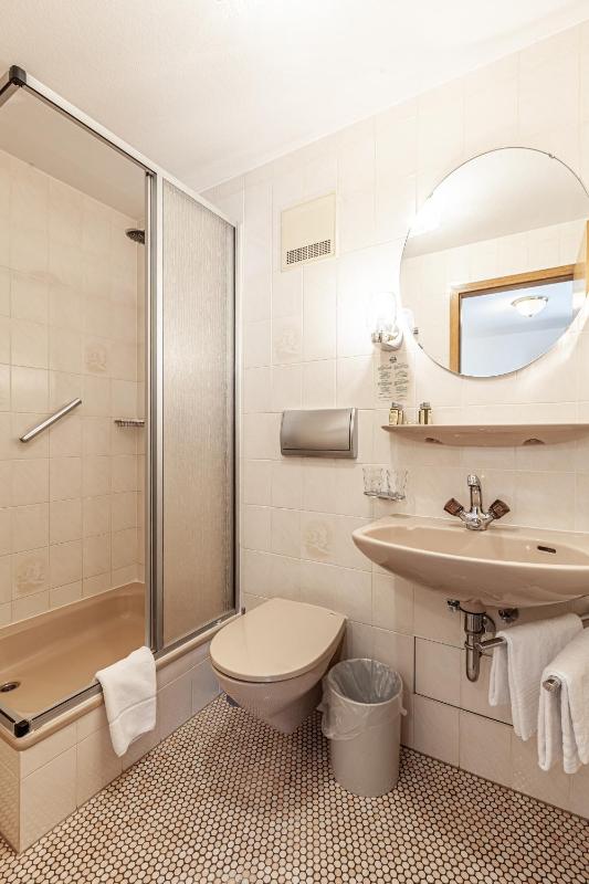 Standard Double Room image 4