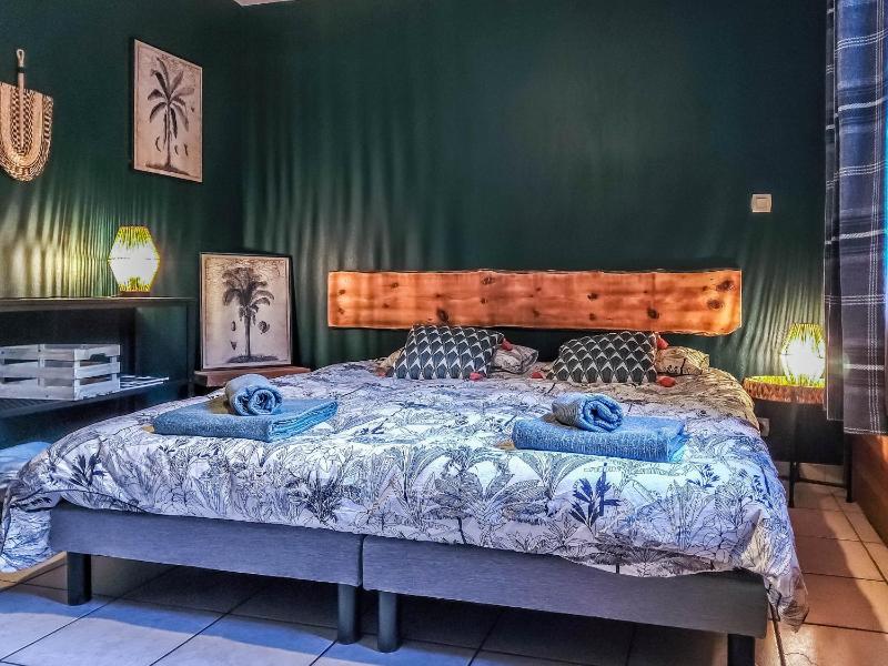 Superior Triple Room image 1