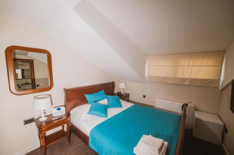 Standard Single Room image 2