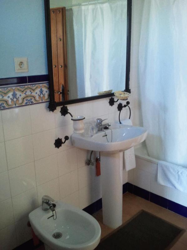 Double or Twin Room image 2