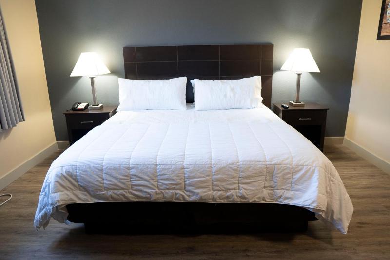 Deluxe Double Room image 2