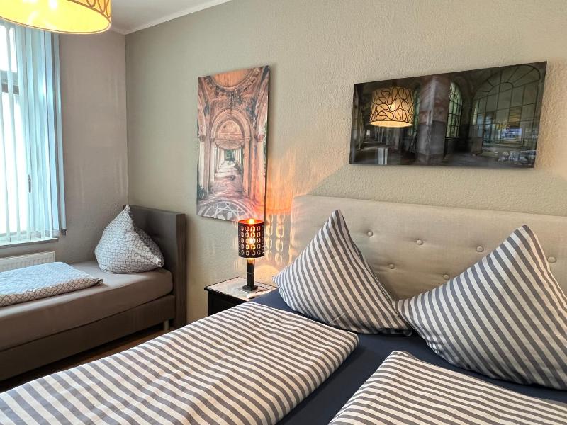 One-Bedroom Apartment image 4