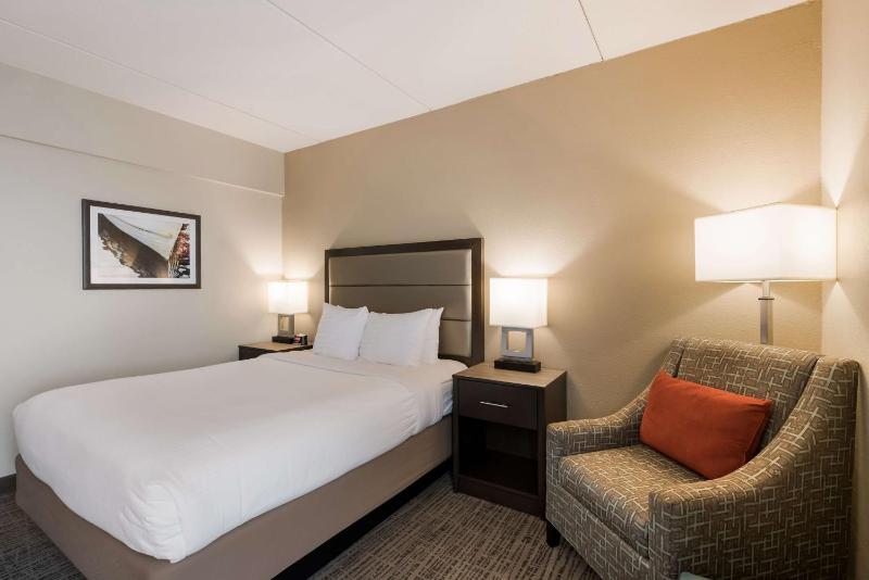 Queen Room - Disability Access/Non-Smoking image 3