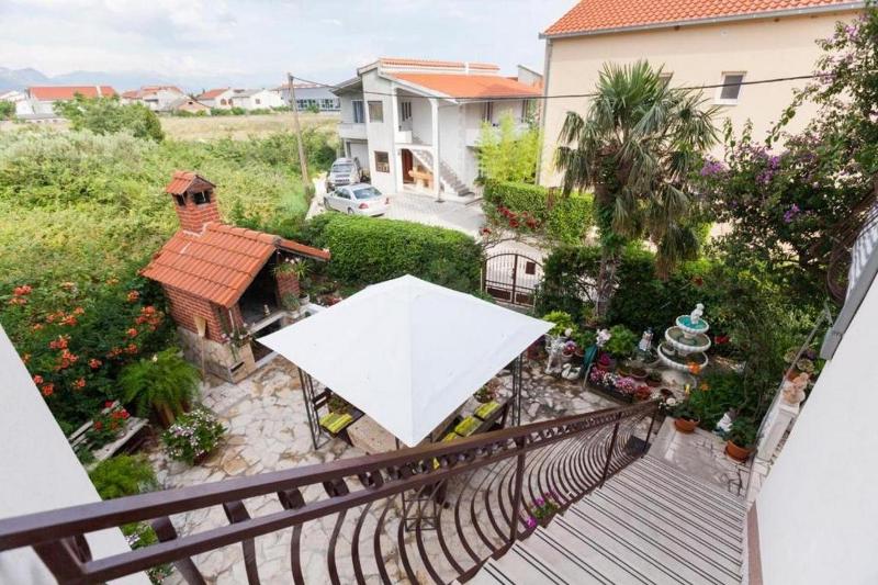 Apartments with a parking space Kastel Stafilic Kastela - 20153 - image 12