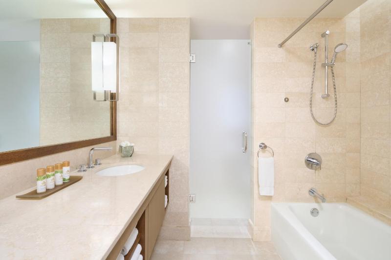Ocean  View Room - King image 2
