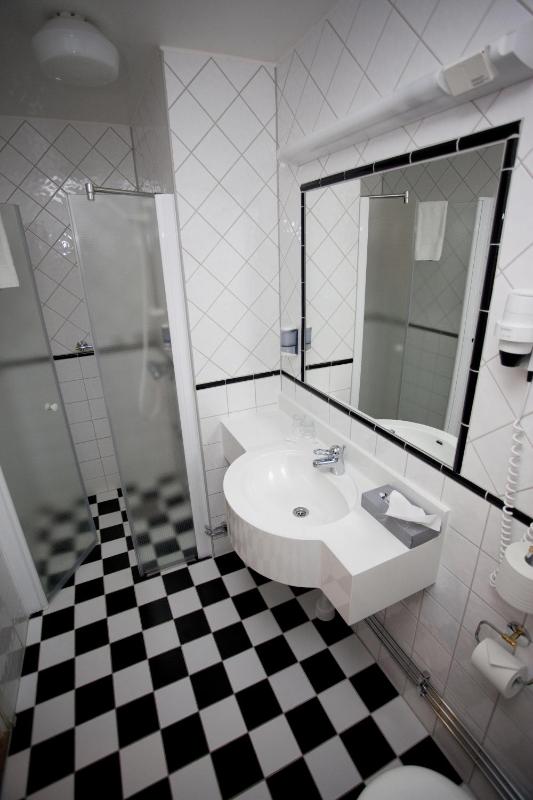 Double Room with Sofa Bed (3 Adults) image 3