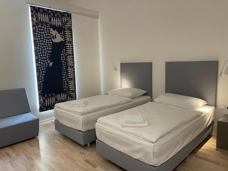 Deluxe Double or Twin Room image 2