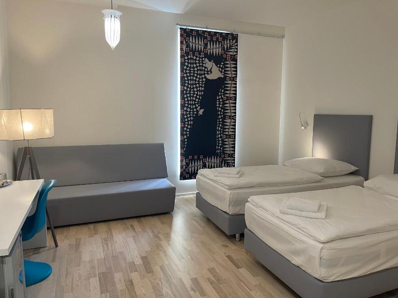 Deluxe Double or Twin Room image 3
