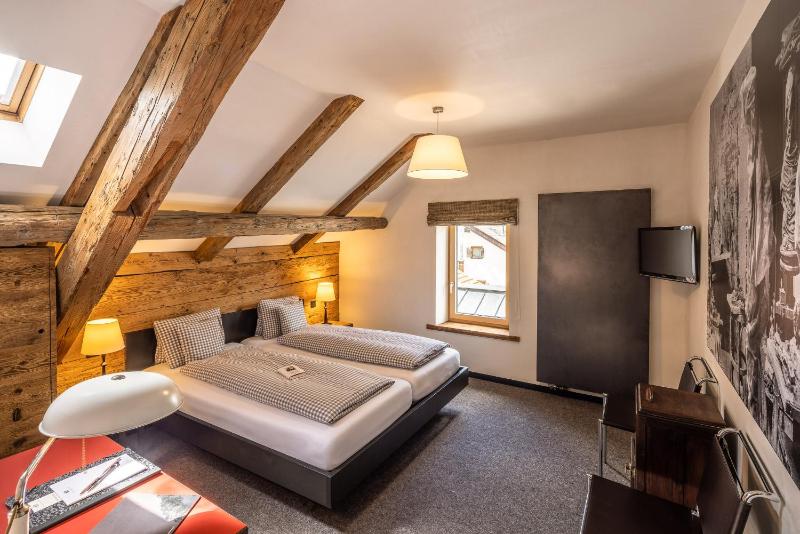 Double Room image 3
