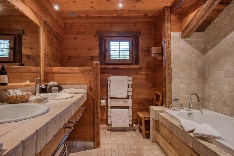 Family Suite (2 Adults + 2 Children) image 4