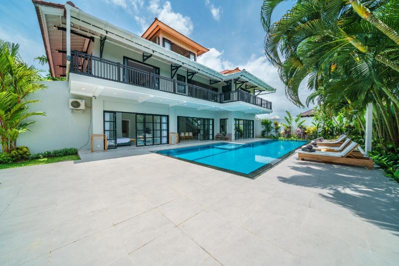 Villa Okenada - Modern 5-bedroom pool villa in Berawa! - image 42