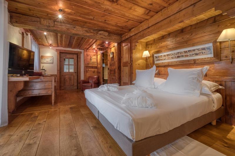 Classic Triple Room (2 Adults + 1 Child) image 1