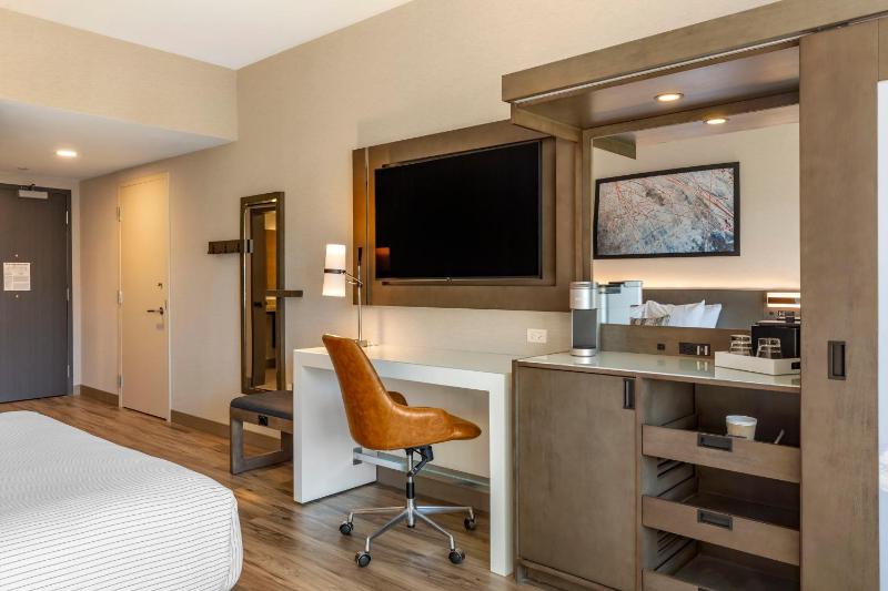 King Room - Accessible/Non Smoking image 3